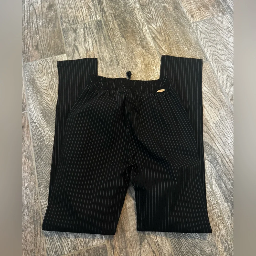 bellanoa black white